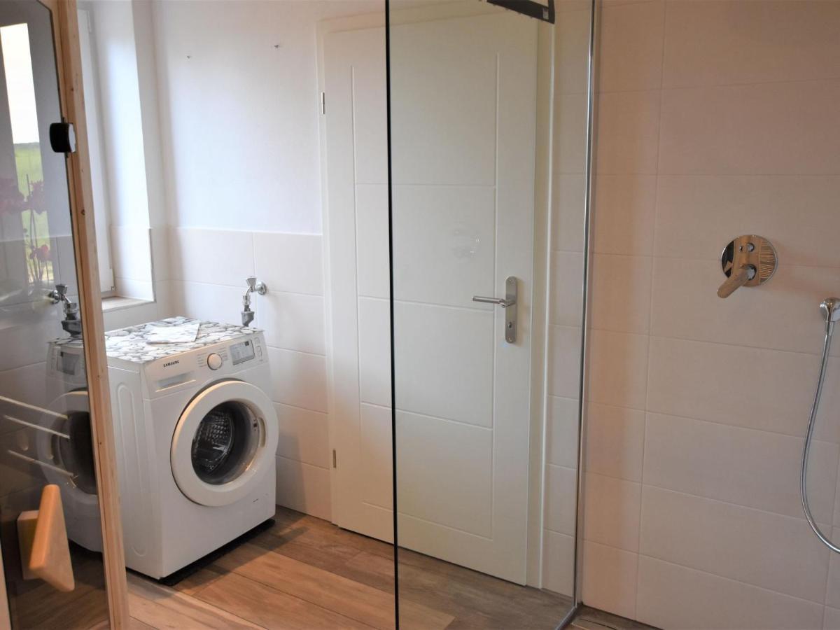 Cozy Holiday Home In Gross Schwansee With Sauna 외부 사진